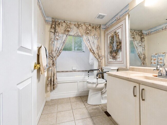 Building Photo - 8294 Key Royal Cir