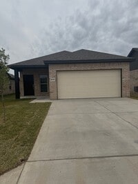 Building Photo - New built located in Glendale area!!! Cany...