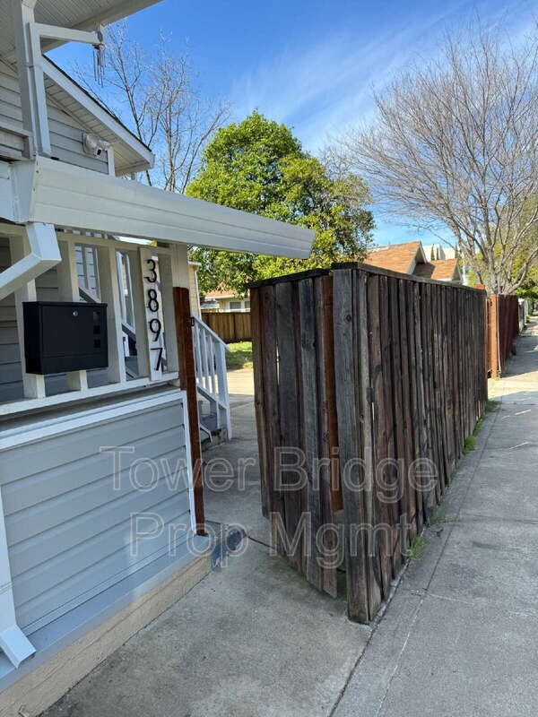 Building Photo - 3897 7th Ave