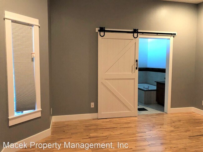 Building Photo - 4 br, 4.5 bath House - 3501 11th Street NE