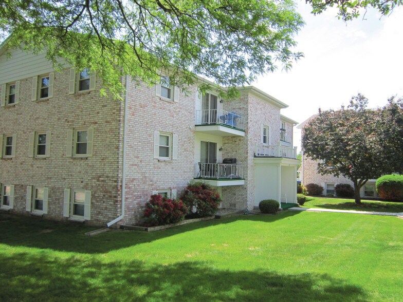 Sunset Apartments - 1113 Main St Norwalk IA 50211 | Apartment Finder