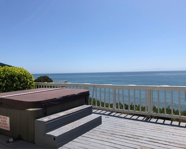 Building Photo - 6557 Del Playa Dr