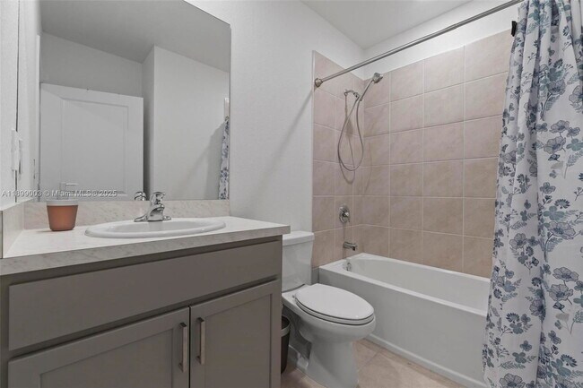 Building Photo - 377 E Palm Dr