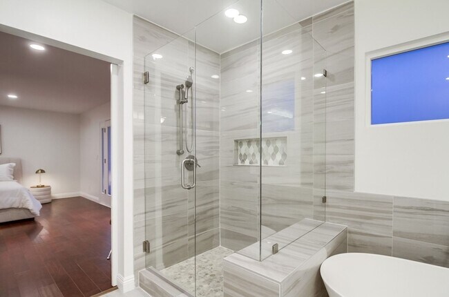 Building Photo - Beautiful Home in the Heart of Point Loma