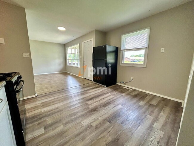 Building Photo - 5331 Aspen Ave