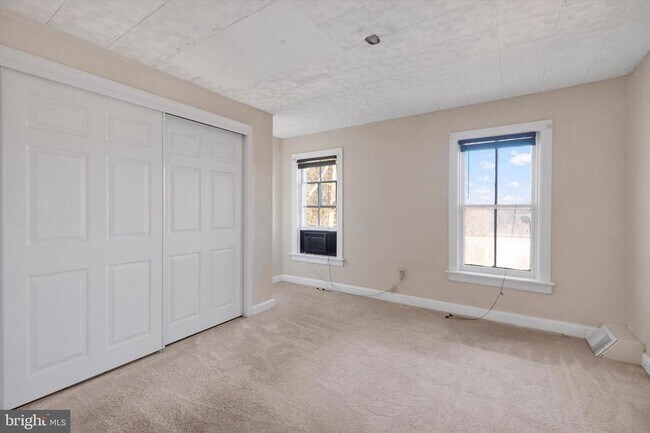 Building Photo - 4300 Main St