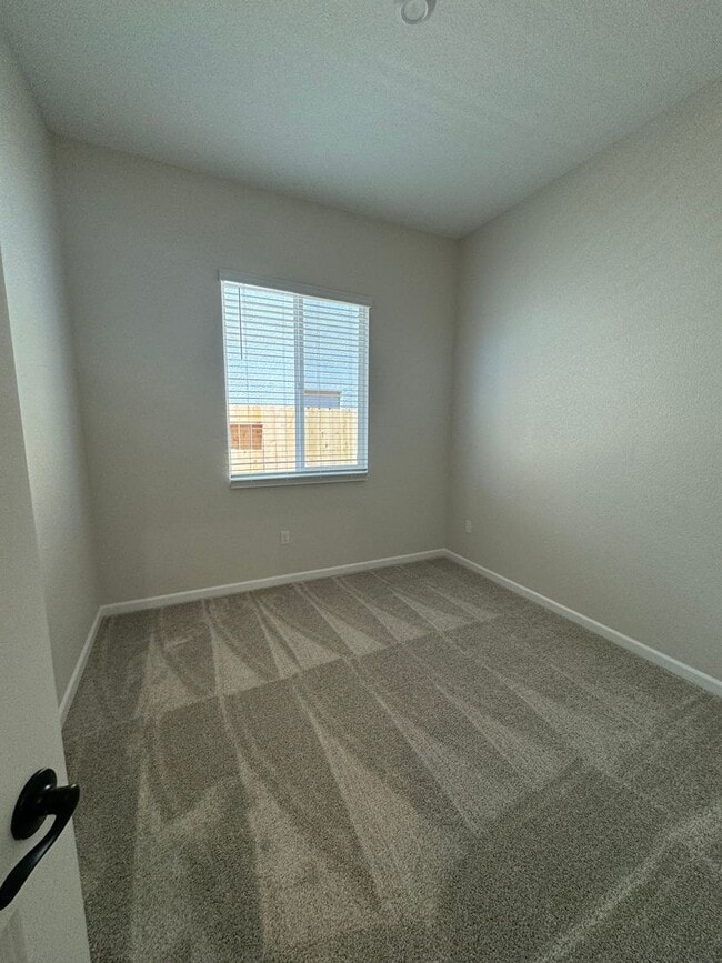 Building Photo - 8260 Honor Ct