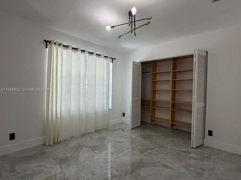 Building Photo - 189 Cameron Dr