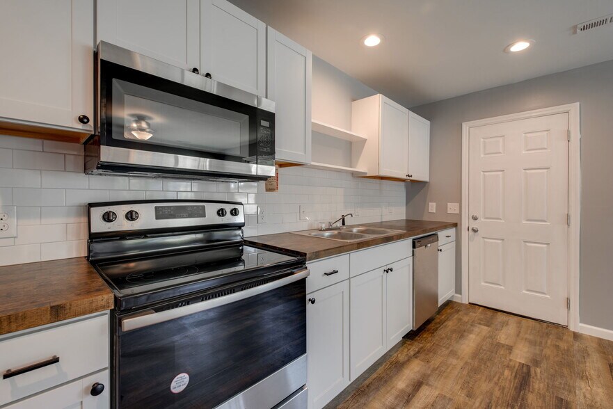 Building Photo - 2611 Andrews St