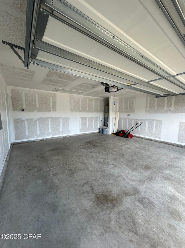 Building Photo - 6636 Slabinski Ln