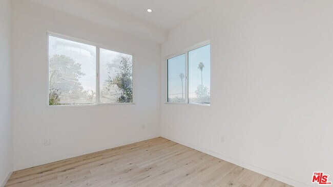 Building Photo - 1509 Cloverdale Ave