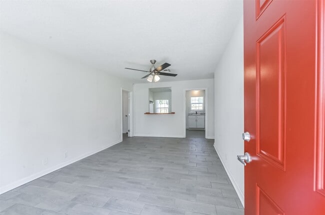 Building Photo - 8229 Carolwood Dr