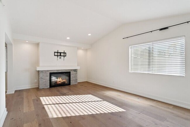 Building Photo - 923 N 59th St