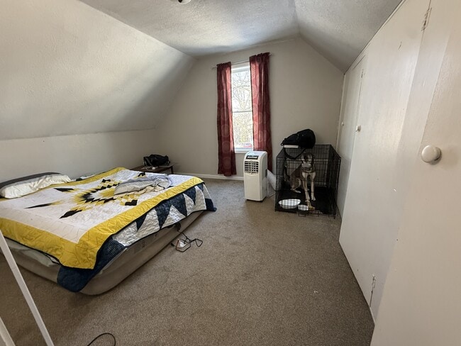 Building Photo - 304 2nd St SW