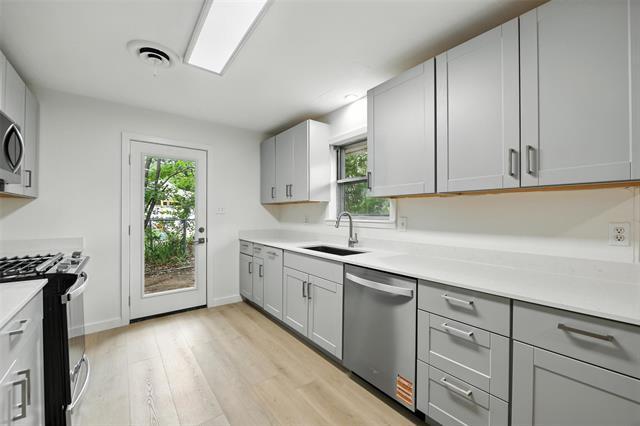 Building Photo - 1308 Dartmouth Pl