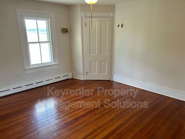 Building Photo - 209 Tanner Ln