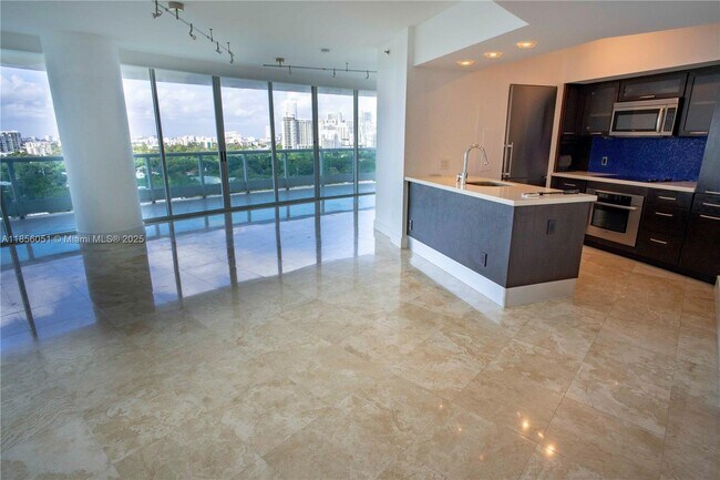 Building Photo - 2127 Brickell Ave