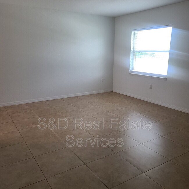 Building Photo - 2415 S Crystal Lake Dr