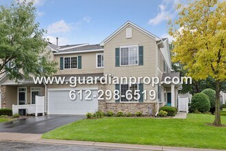 Building Photo - End Unit Townhouse Available Now, Open Floor Plan, Fireplace, Patio, Large Primary Suite