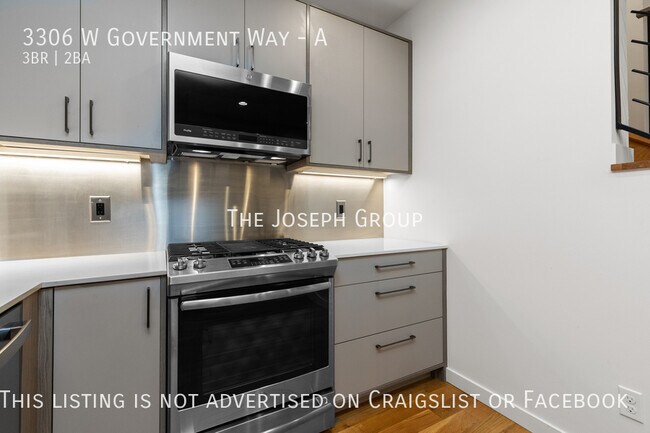 Building Photo - Stunning Magnolia 3 bed w/rooftop deck