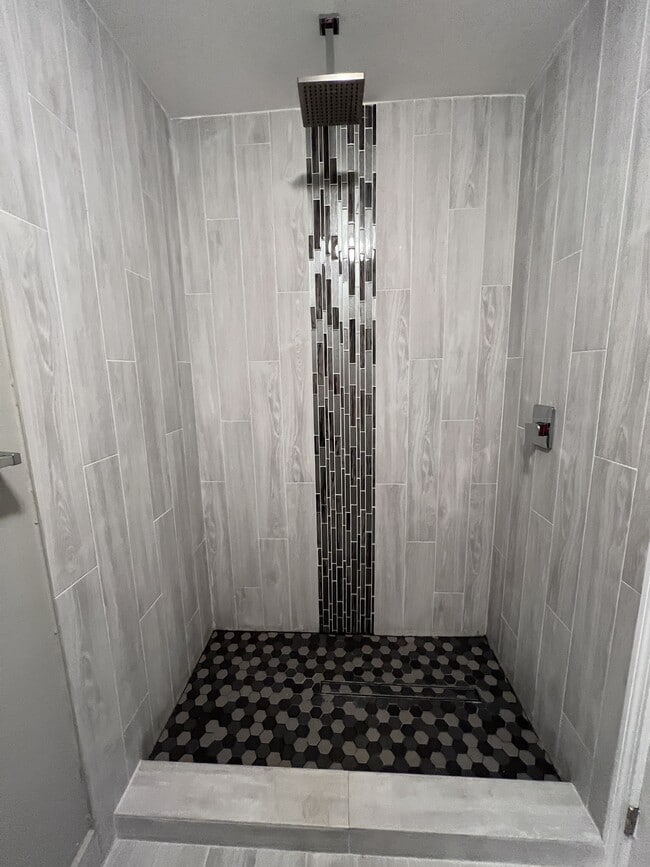 Building Photo - 8911B NW 28th Dr