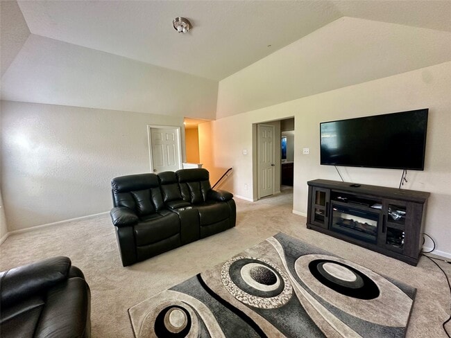 Building Photo - 18622 Each Elm Way