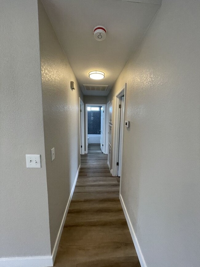 Building Photo - Beautiful Single Story Home Ready To Be Home!