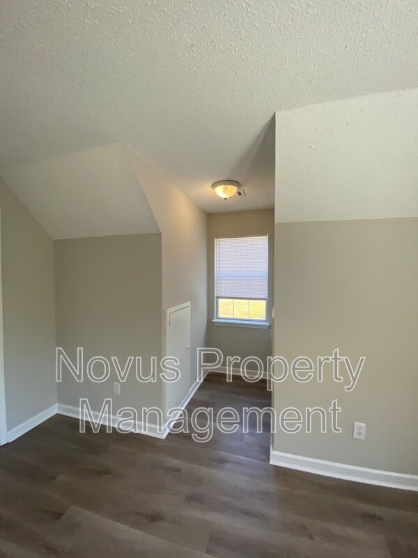 Building Photo - 88 River Ridge Dr