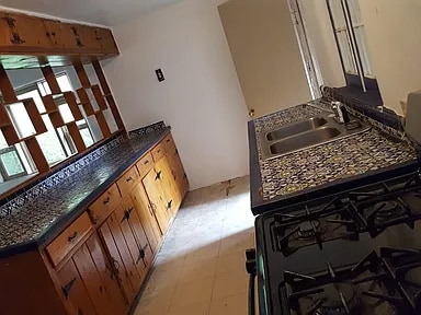 Building Photo - 126 Fiesta St