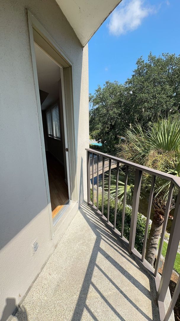 Building Photo - Forest Beach Villa - Walk to the Beach!