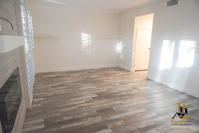 Building Photo - 3605 Larchmont Square Ln