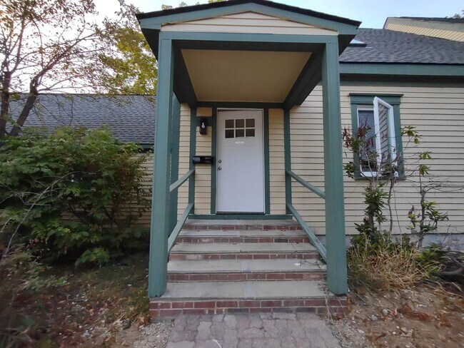 Building Photo - 394 Union Ave