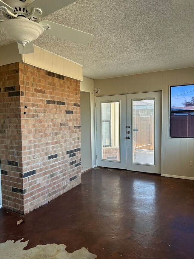 Building Photo - Beautiful Home on a Corner Lot