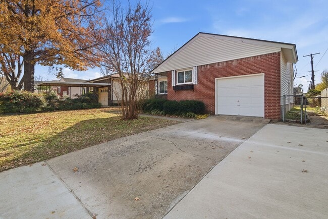 Building Photo - 3 bed/1 bath remodel within walking distance of Brookside