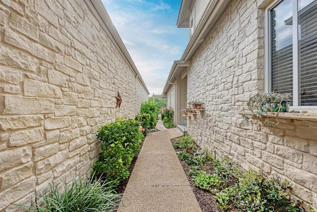 Building Photo - 146 Double Eagle Dr