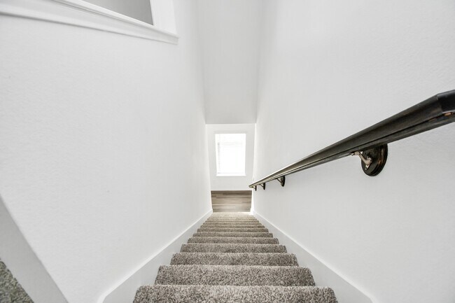 Building Photo - 5227 Castlebury Meadows Dr