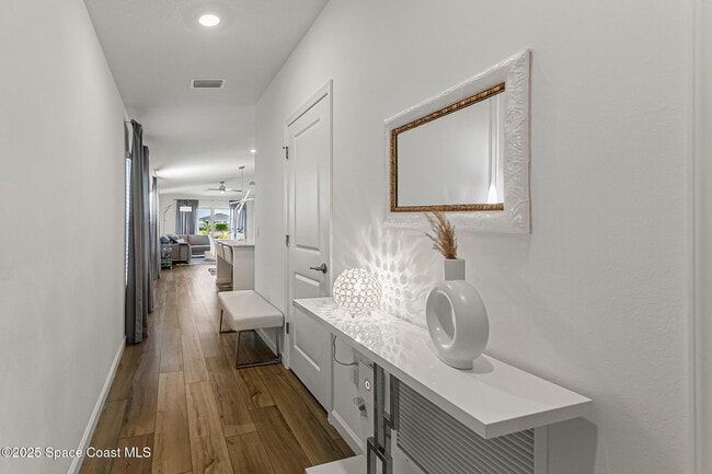 Building Photo - 1377 Colebrook Cir SW