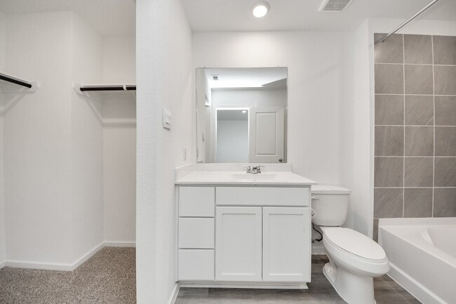 Building Photo - 1006 Moon Drop Ln