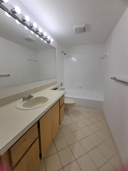 Building Photo - 588 Green Springs Pl