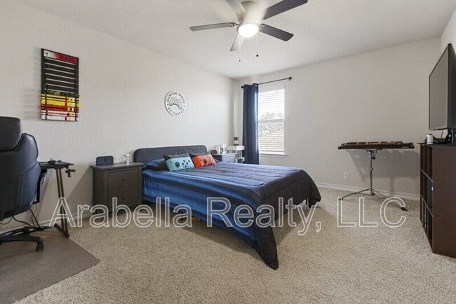 Building Photo - 955 Brown Thrasher