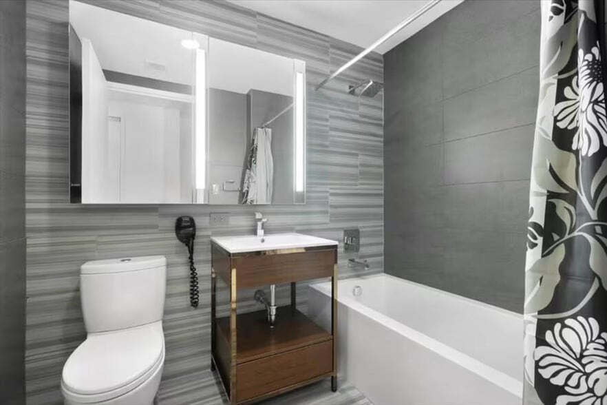 Building Photo - 605 W 42nd St