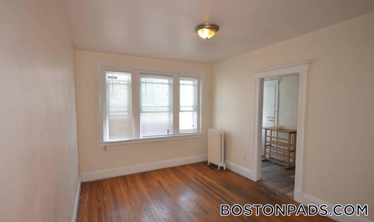 Building Photo - 244 Kelton St