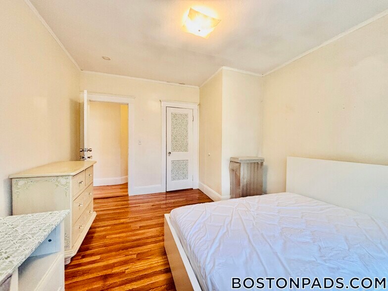 Building Photo - 38 Kirkwood Rd