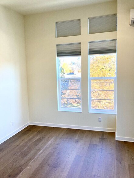 Building Photo - 5011 A 40th Ave NE