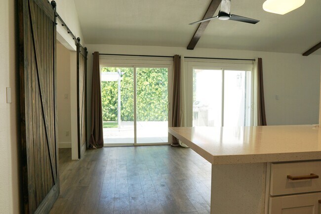 Building Photo - 33865 Cathedral Canyon Dr