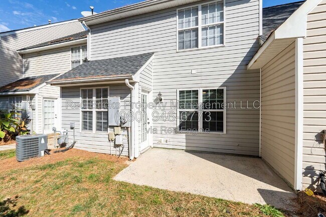 Building Photo - 10212 University Park Ln