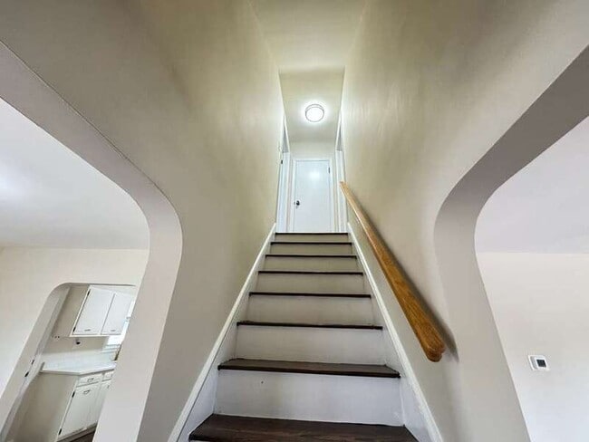 Building Photo - 316 Holy Cross Rd