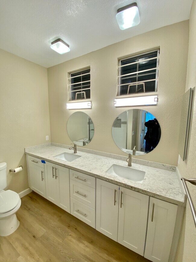 Master Bath Double Vanity - 4204 3rd Ave