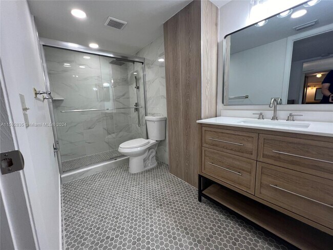 Building Photo - 773 SW 120th Way