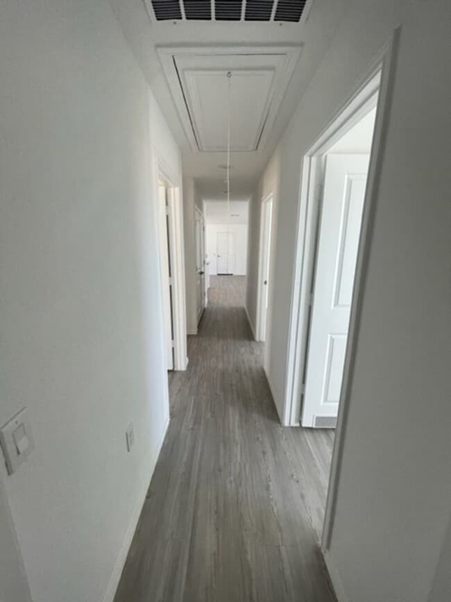 Building Photo - Ready for Move In- Modern & Roomy- 4 Bedro...